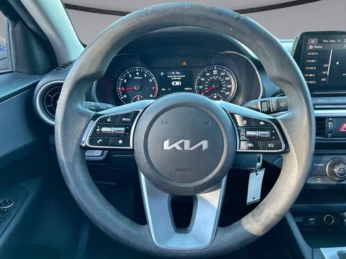 Used 2022 Kia Forte LXS FWD image 14