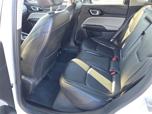 Certified 2022 Jeep Compass Limited image 20