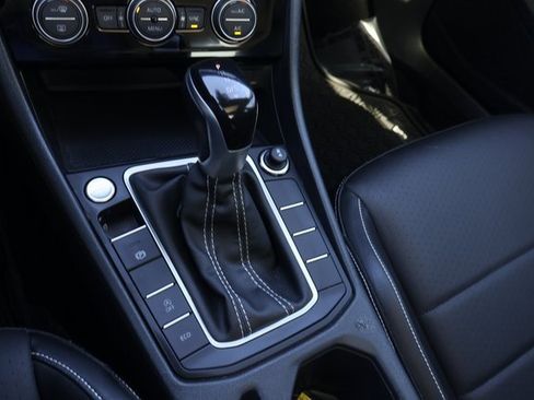 Certified 2023 Volkswagen Jetta SE image 25