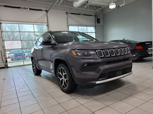 Used 2024 Jeep Compass Limited image 6