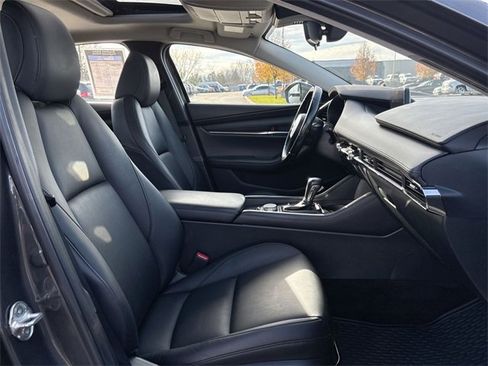 Used 2022 MAZDA MAZDA3 s image 26