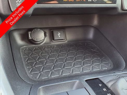 Used 2020 Toyota RAV4 XLE Premium FWD image 29