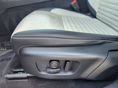 Used 2025 Land Rover Discovery Sport Dynamic SE image 26