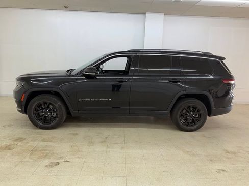 Used 2021 Jeep Grand Cherokee L Limited AWD/4WD image 2