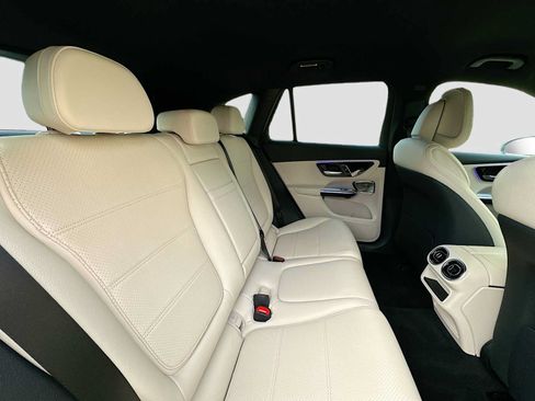 Used 2026 Mercedes-Benz GLC 300 4MATIC image 27