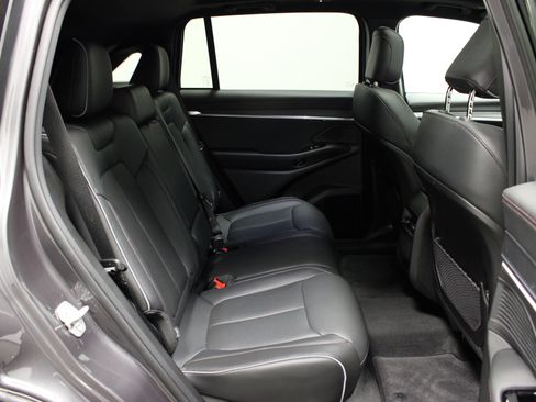 Used 2025 Jeep Wagoneer S Limited image 17