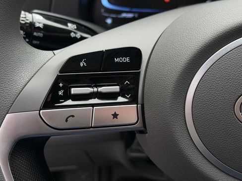 Certified 2025 Hyundai Elantra SE w/ Cargo Package image 18