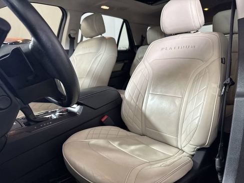 Used 2017 Ford Explorer Platinum image 18