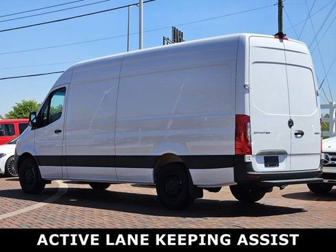 Used 2024 Mercedes-Benz Sprinter 2500 image 4