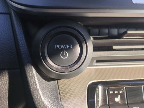 Used 2024 Toyota Prius XLE FWD image 22
