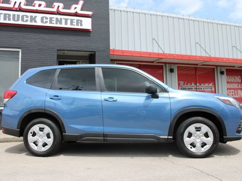 Used 2023 Subaru Forester AWD/4WD image 7