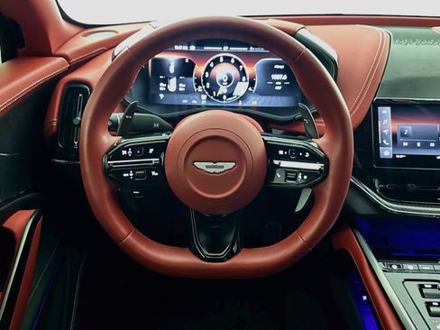 Used 2025 Aston Martin DBX 707 AWD/4WD image 11
