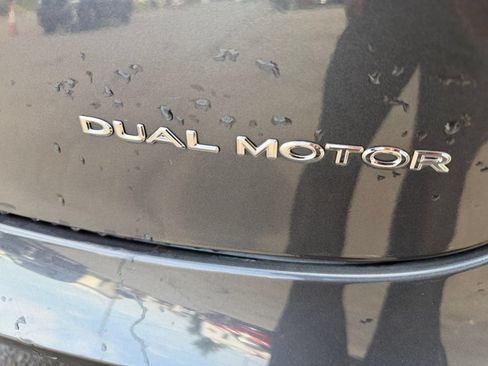 Used 2022 Tesla Model 3 Long Range AWD/4WD image 32