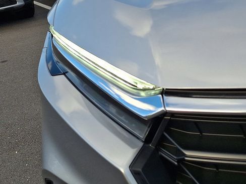 Certified 2025 Honda CR-V LX image 9