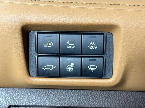 Used 2022 Toyota Highlander Platinum AWD/4WD image 16