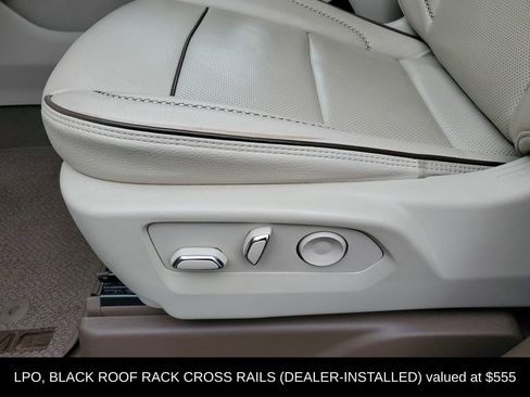 Used 2023 GMC Yukon Denali w/ Advanced Technology Package image 7