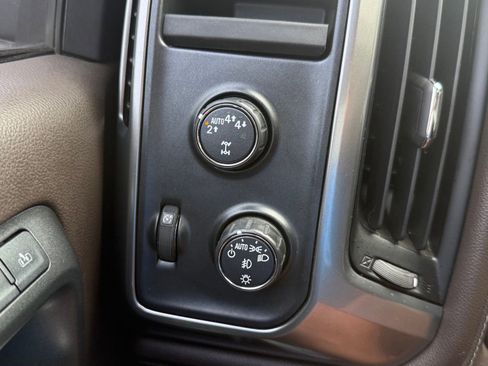 Used 2018 Chevrolet Silverado 1500 LTZ Z71 w/ Centennial Edition AWD/4WD image 54