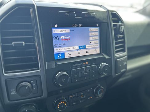 Used 2019 Ford F150 XLT w/ Equipment Group 302A Luxury image 33