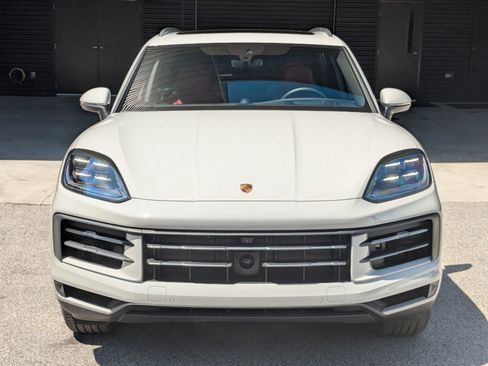 Certified 2026 Porsche Cayenne E-Hybrid AWD/4WD image 6