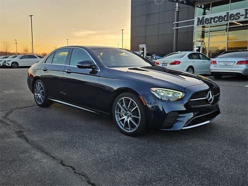 Used 2022 Mercedes-Benz E 350 Sedan image 3