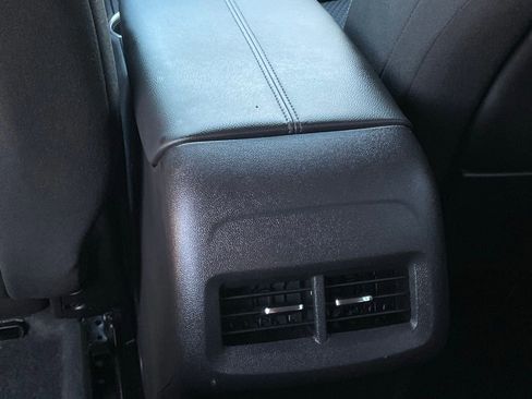 Used 2024 GMC Terrain SLE image 25