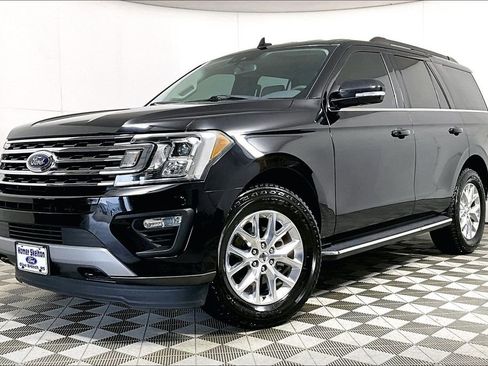 Used 2019 Ford Expedition XLT w/ Equipment Group 202A image 2