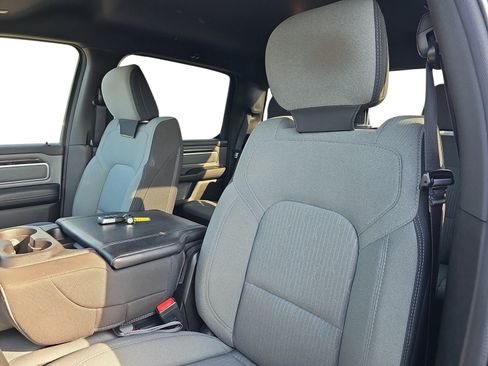 Used 2022 RAM 1500 Big Horn AWD/4WD image 12
