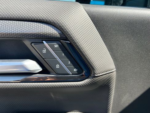 Used 2025 Chevrolet Silverado 2500 ZR2 w/ ZR2 Bison Edition image 18