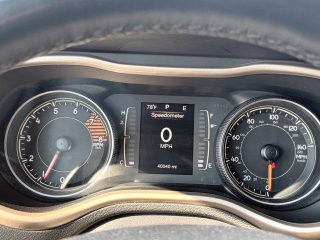 Used 2016 Jeep Cherokee Latitude w/ Comfort/Convenience Group AWD/4WD image 18