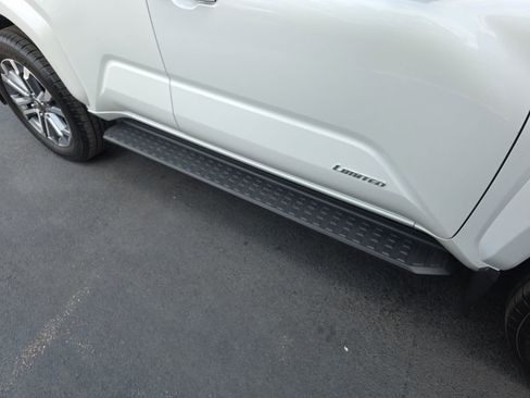 Used 2025 Toyota 4Runner Limited AWD/4WD image 6