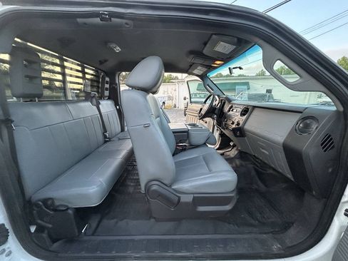 Used 2012 Ford F550 4x4 SuperCab Super Duty w/ XL Value Pkg image 23