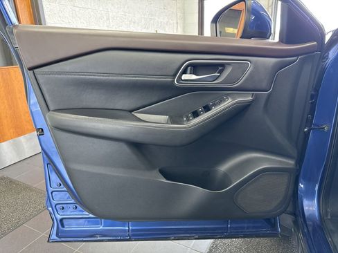 Used 2021 Nissan Rogue SV w/ Premium Package image 36