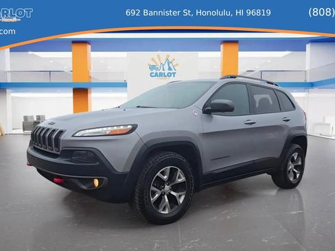 Used 2017 Jeep Cherokee Trailhawk image 11