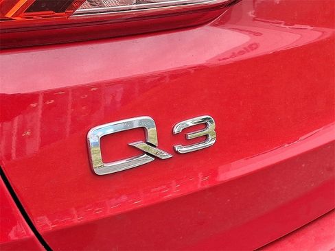 Used 2022 Audi Q3 2.0T Premium w/ Convenience Package image 29
