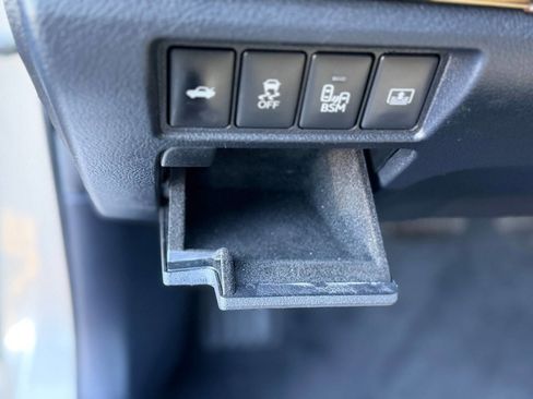 Used 2014 Toyota Avalon Limited image 17