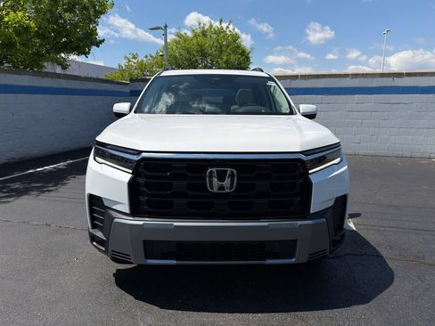 Used 2026 Honda Pilot Elite image 8