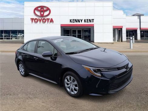Certified 2025 Toyota Corolla LE FWD image 1