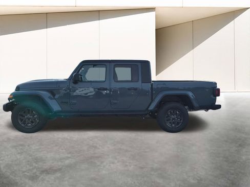 New 2025 Jeep Gladiator Sport image 11