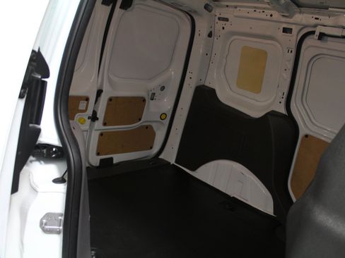 Used 2019 Ford Transit Connect XLT image 24