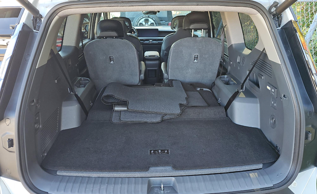 Used 2024 Kia EV9 Light Long Range RWD image 18