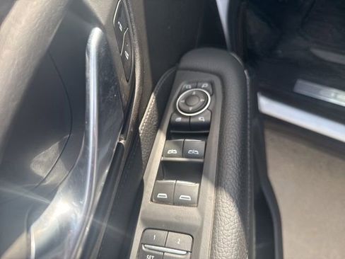 Used 2022 GMC Yukon XL Denali w/ Denali Premium Package AWD/4WD image 15