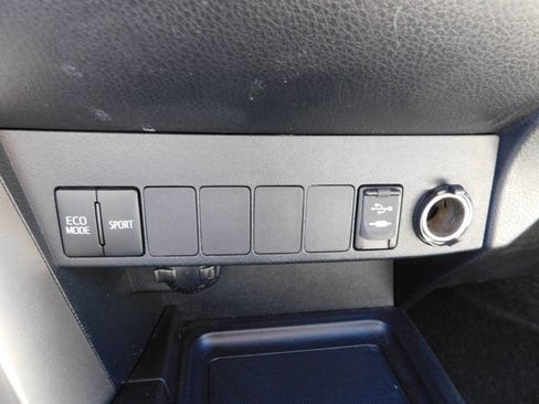 Used 2013 Toyota RAV4 LE AWD/4WD image 15