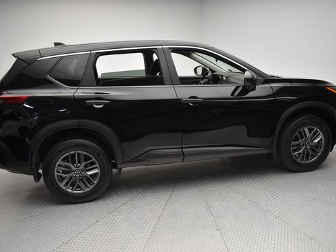 Used 2023 Nissan Rogue S AWD/4WD image 4