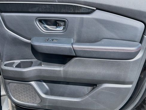 Used 2025 Honda Pilot Black Edition image 29