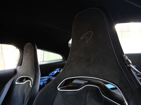 Used 2023 McLaren Artura image 22