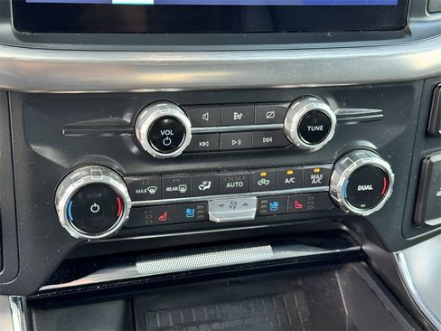 Used 2022 Ford F150 Lariat w/ Trailer Tow Package image 38