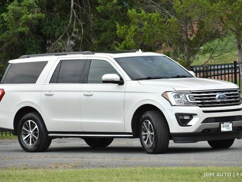 Used 2018 Ford Expedition Max XLT w/ Equipment Group 202A AWD/4WD image 4