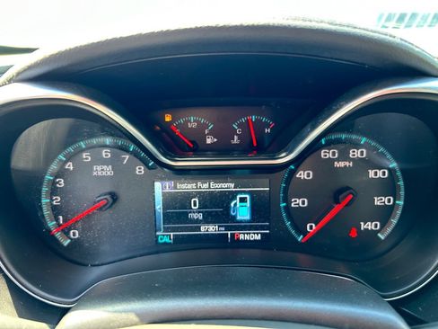 Used 2015 Chevrolet Impala LT w/ Convenience Package image 11