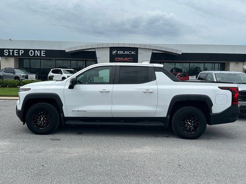 Used 2024 Chevrolet Silverado EV W/T AWD/4WD image 3