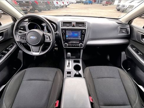 Used 2018 Subaru Outback 2.5i Premium image 15